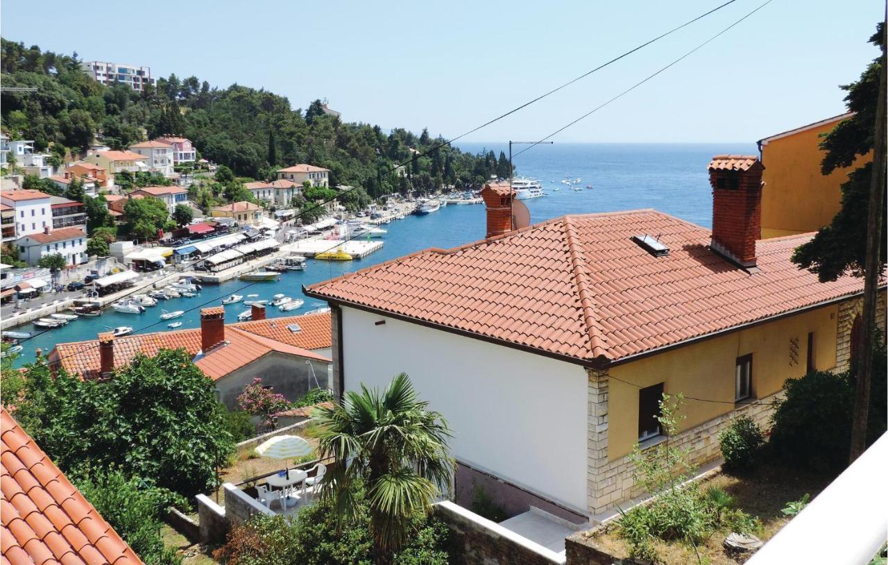 Lovely Apartment In Rabac With Kitchen Exterior foto